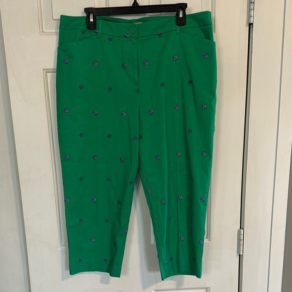 Talbots Kelly green Capri with seashell design size 14 women’s - Picture 1 of 5